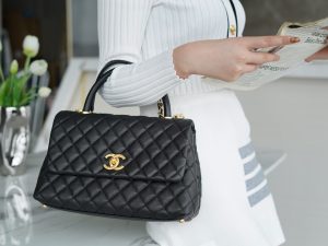 CHANEL Coco handle 牛皮手柄 黑色 中号 图5