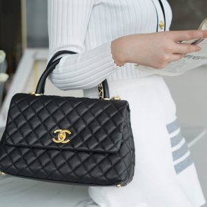 CHANEL Coco handle 牛皮手柄 黑色 中号 图5