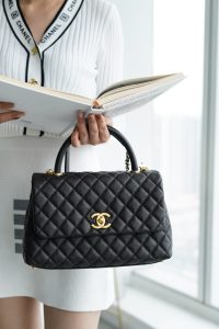 CHANEL Coco handle 牛皮手柄 黑色 中号 图6