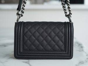 Chanel Leboy 大球纹 黑银小号 图4