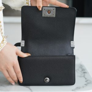 Chanel Leboy 大球纹 黑银小号 图6