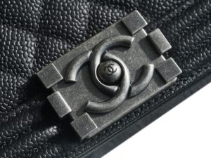 Chanel Leboy 大球纹 黑银小号 图9