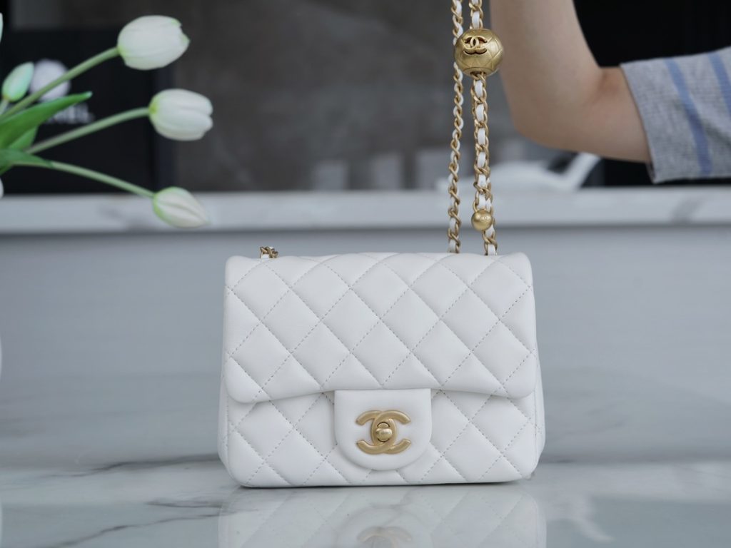 Chanel 金属球方胖子 白色 图1