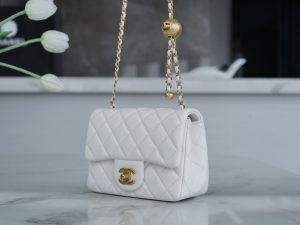 Chanel 金属球方胖子 白色 图4