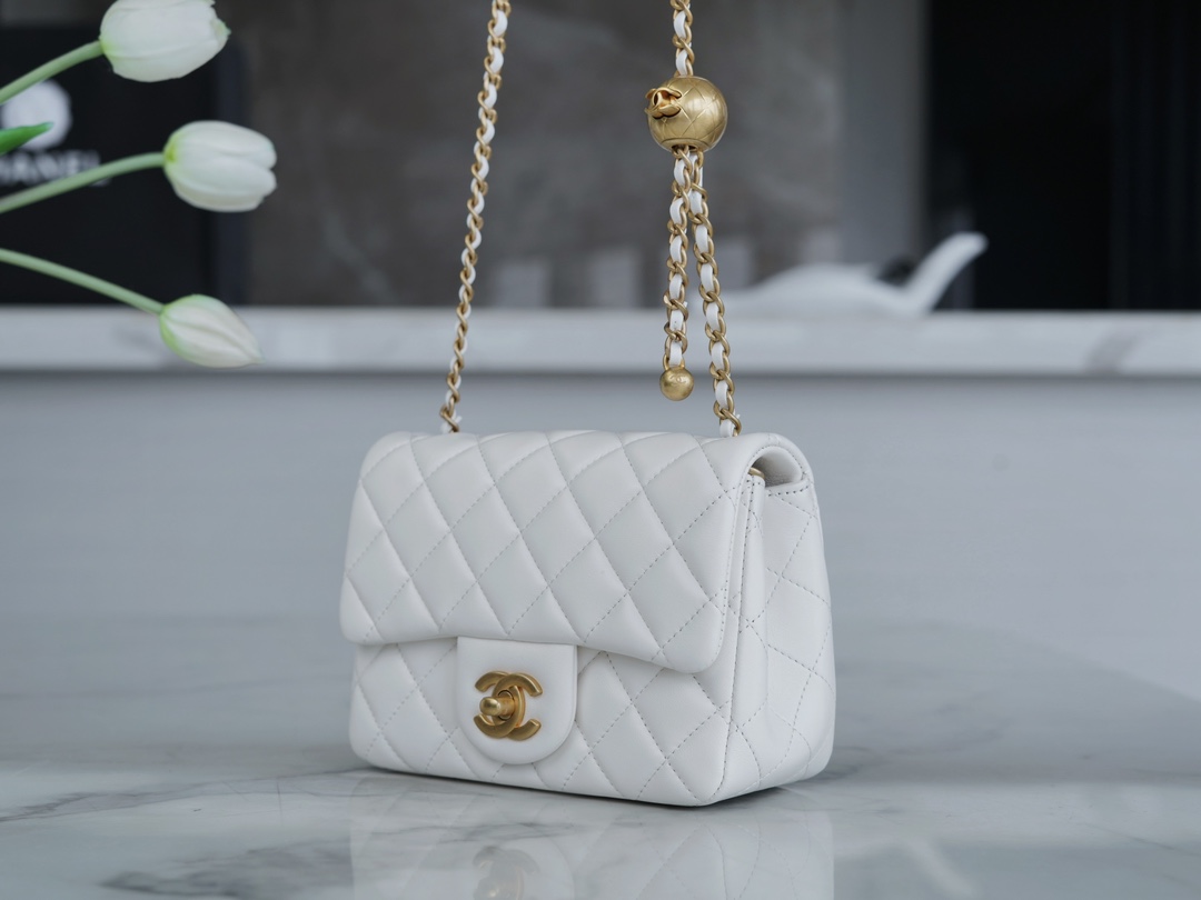 Chanel 金属球方胖子 白色 图4