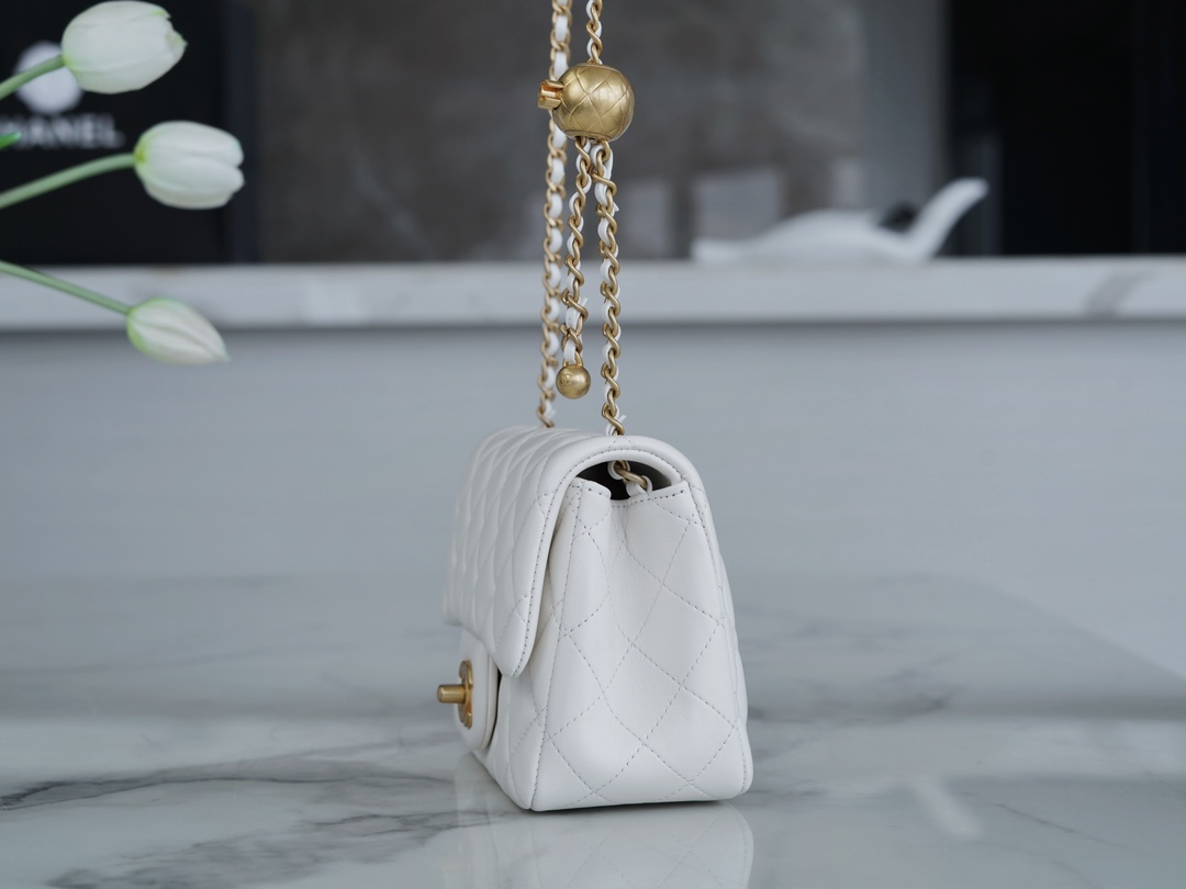 Chanel 金属球方胖子 白色 图5