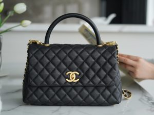 CHANEL Coco handle 牛皮手柄 黑色 中号 图2