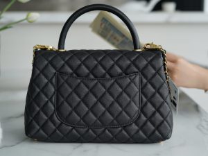 CHANEL Coco handle 牛皮手柄 黑色 中号 图3