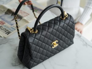 CHANEL Coco handle 牛皮手柄 黑色 中号 图4