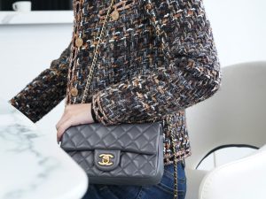 Chanel 金属球 Mini深灰色 图2