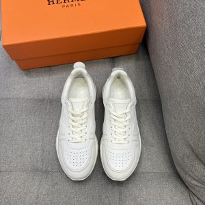 HERMES/爱马仕 新款男士运动鞋,进口头层牛皮鞋面 饰有牛皮H标识 款式大气奢华 舒适高工艺轻质橡胶撞色大底饰有重新 图1