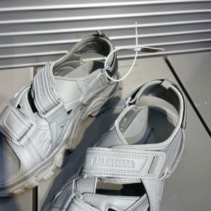巴黎世家👟 dV8V8vdoxiPQ 图1