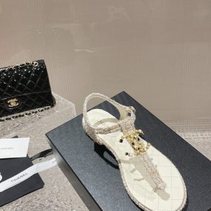 顶级版本香奈儿夹脚凉鞋35-41300 彩扣米色 图1