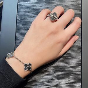 203499镭射戒指,11月8号左右,可订做18K真金真钻版,只做对版真金货,价询客Fu 图1