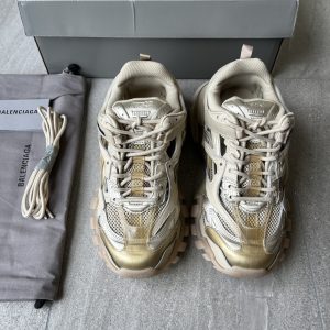 顶级版本巴黎世家 4代 4.0 Balenciaga Track 4.0 巴黎世家四代 增加全新设计 在延续 Track 图1