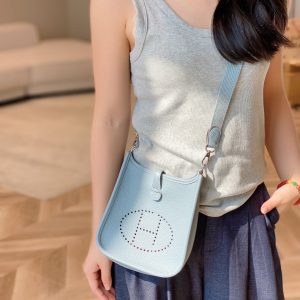 高级且干净天空蓝——清爽“亚麻蓝” 图1