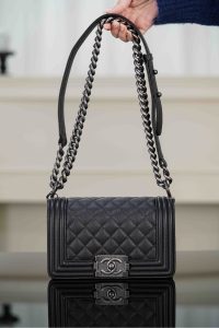 Chanel Leboy 小球纹 黑银小号 图6