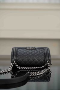 Chanel Leboy 小球纹 黑银小号 图7