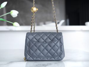Chanel 金属球方胖子 深灰色 图4