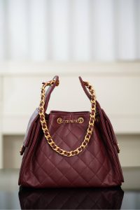 Chanel small hobo 酒红色 小号 图2