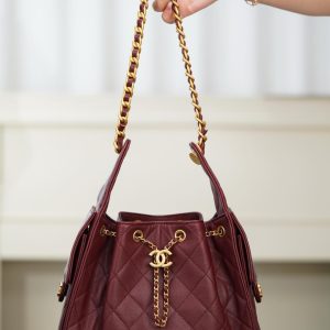 Chanel small hobo 酒红色 小号 图5