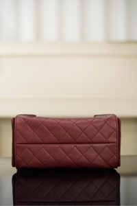 Chanel small hobo 酒红色 小号 图9