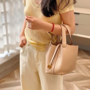 山高路远独善其身 看世界爱自己 图1