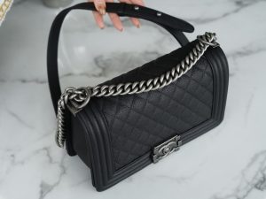 Chanel Leboy 大球纹 黑银中号 图7