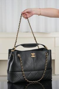 Chanel 25A 购物袋 原厂黑牛 小号 图4
