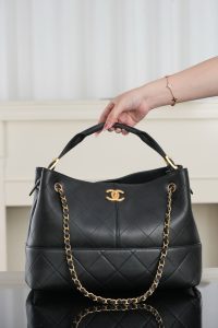 Chanel 25A 购物袋 原厂黑牛 小号 图5