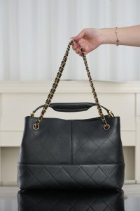 Chanel 25A 购物袋 原厂黑牛 小号 图6