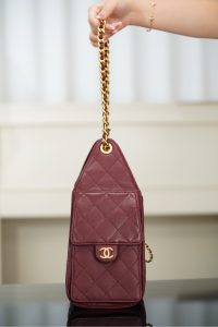 Chanel 25A small hobo 抽绳水桶包 酒红色 小号 图6