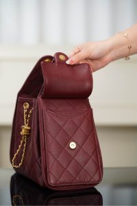 Chanel 25A small hobo 抽绳水桶包 酒红色 小号 图7
