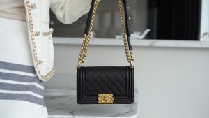 Chanel leboy 大球纹黑金小号 图1