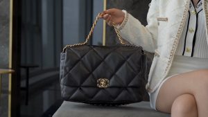 CHANEL BAG 经典黑 maxl 图1