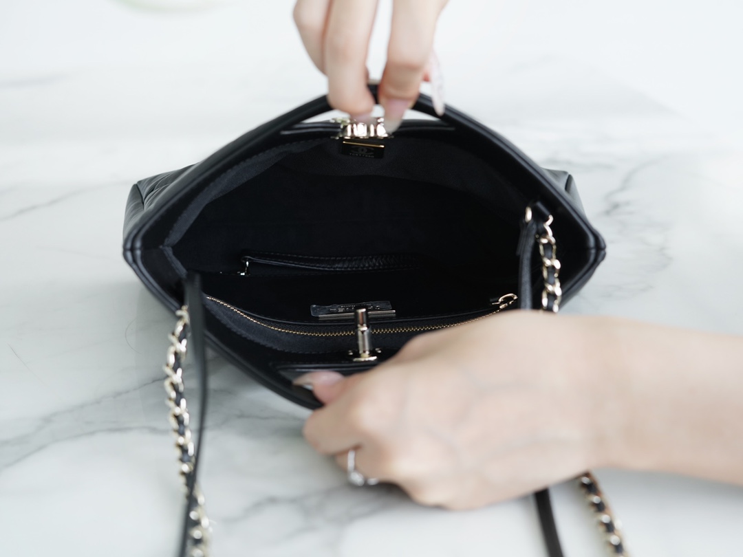 Chanel 31bag mini 黑色 褶皱小牛皮 图6
