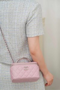 Chanel 25P 隐藏款 手柄长盒子包 粉色 荔枝牛 图7