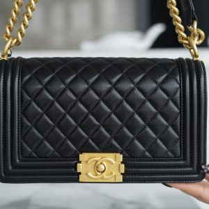 Chanel Leboy 小羊皮黑金中号 图2