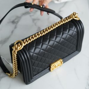 Chanel Leboy 小羊皮黑金中号 图8