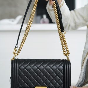 Chanel Leboy 小羊皮黑金中号 图9
