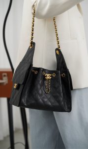 Chanel small hobo 抽绳水桶包 黑金鱼子酱 小号 图9