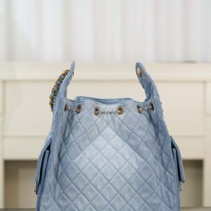 Chanel hobo bag 浅蓝牛仔 中号 图2
