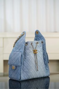 Chanel hobo bag 浅蓝牛仔 中号 图4