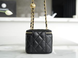 chanel金属球系列 22b新款小盒子 图4