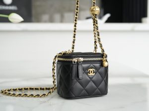 chanel金属球系列 22b新款小盒子 图3