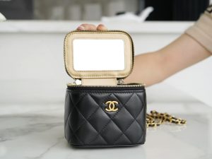 chanel金属球系列 22b新款小盒子 图6