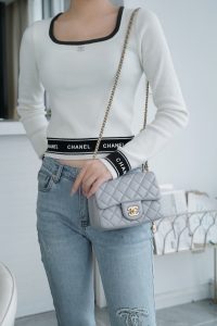 Chanel 金属球方胖子 浅灰 图4