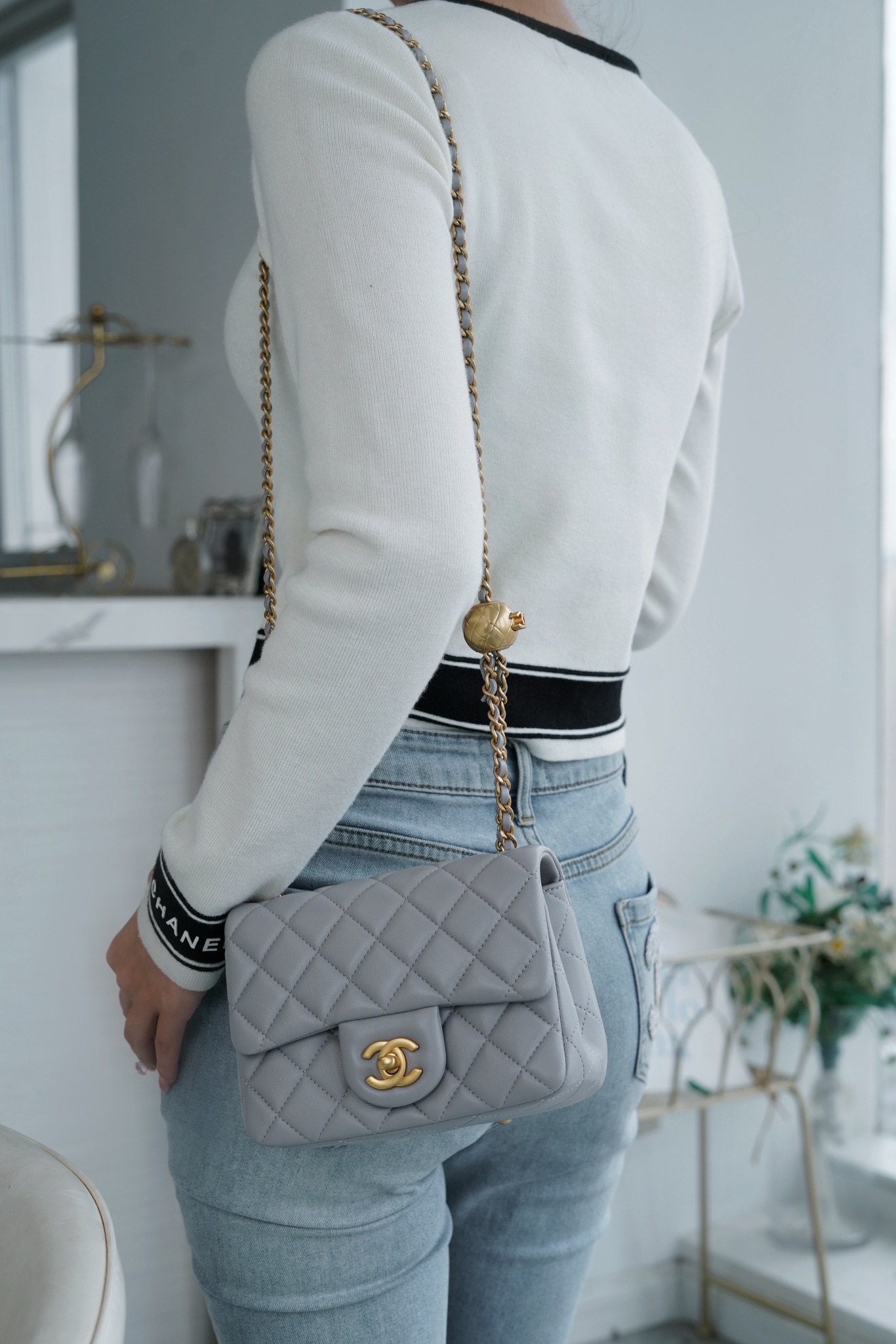 Chanel 金属球方胖子 浅灰 图6