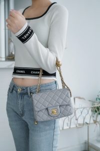 Chanel 金属球方胖子 浅灰 图7