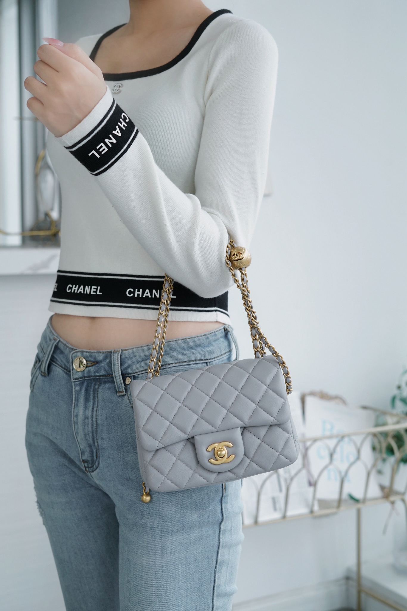 Chanel 金属球方胖子 浅灰 图7